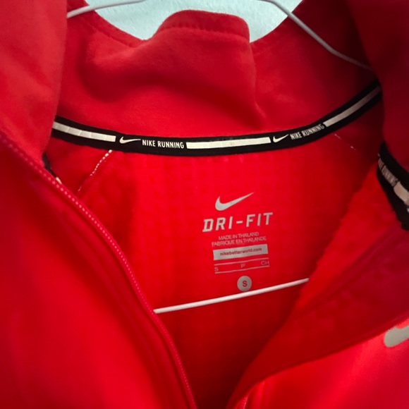 Nike Dri Fit jacket - Picture 2 of 4